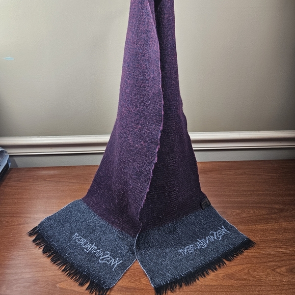 Yves Saint Laurent 100% Wool Two Colors Scarf - Picture 4 of 7